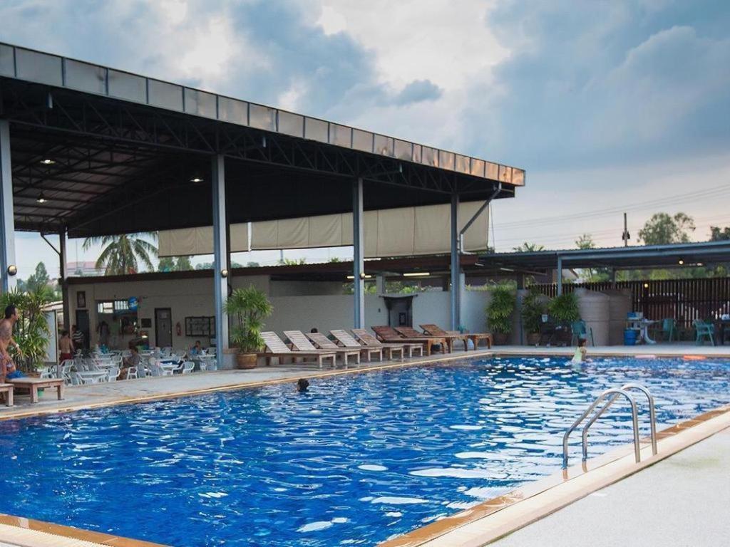 Bua Tara Resort Nong Prue Ngoại thất bức ảnh