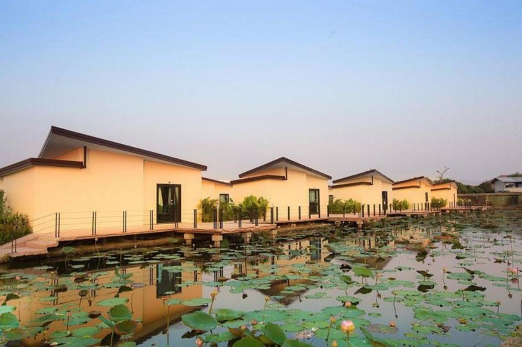 Bua Tara Resort Nong Prue Ngoại thất bức ảnh