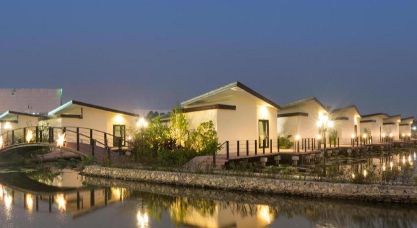 Bua Tara Resort Nong Prue Ngoại thất bức ảnh