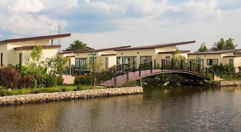 Bua Tara Resort Nong Prue Ngoại thất bức ảnh