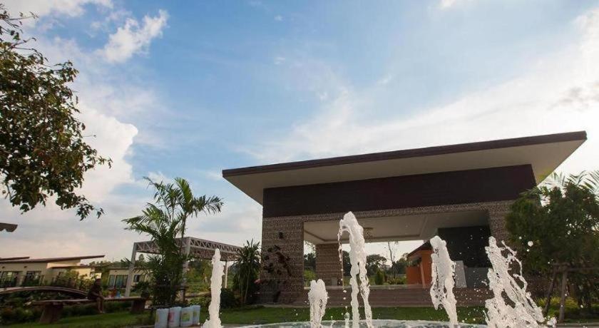 Bua Tara Resort Nong Prue Ngoại thất bức ảnh
